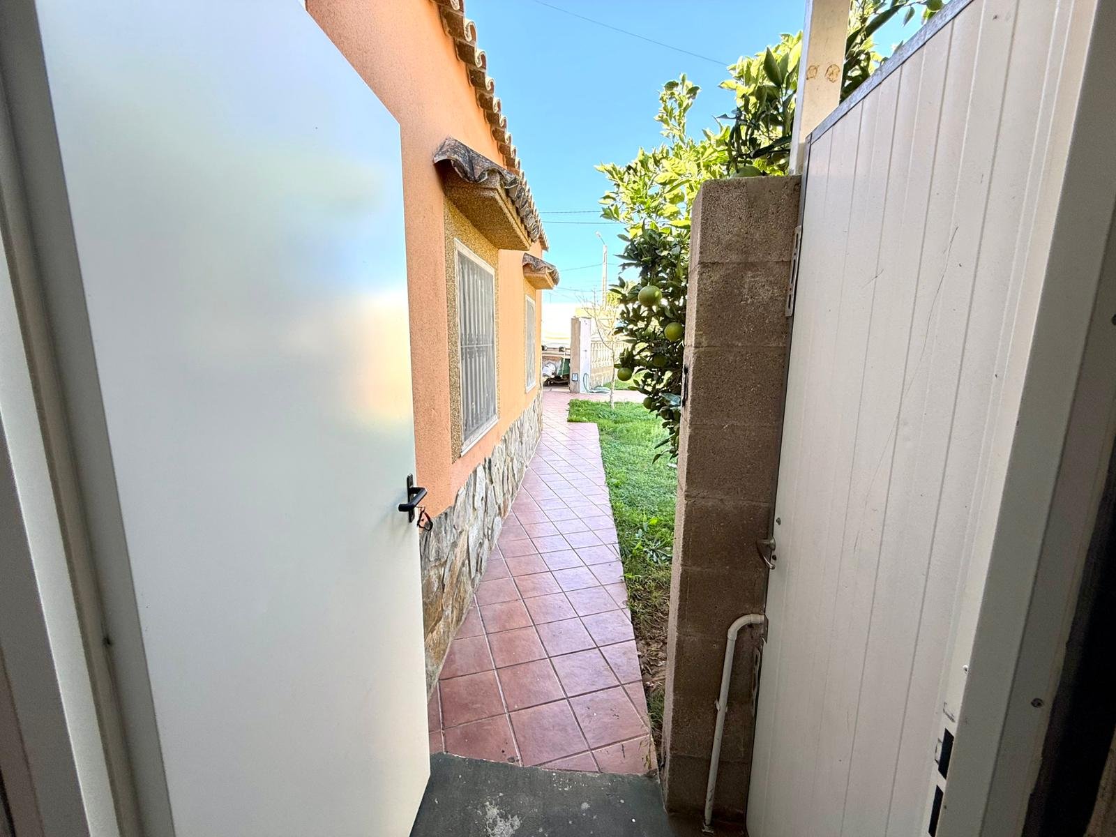 WhatsApp Image 2025-10-25 at 10.47.42 (1)